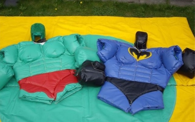 Sumo Suits: Hulk Vs. Batman